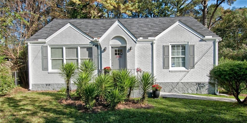 3 bedroom, 1,750 sq ft single family residence sold at 1998 Second Avenue, Decatur, GA 30032