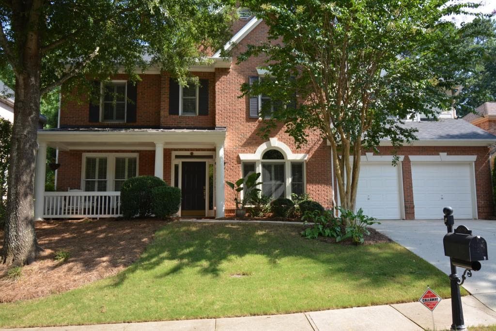 4 bedroom, 3,368 sq ft single family residence sold at 1075 Beacon Hill Crossing, Alpharetta, GA 30005