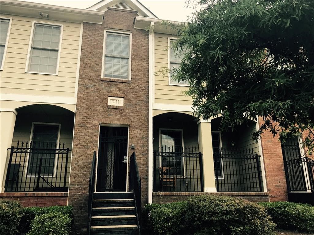 2 bedroom, 1,630 sq ft townhouse sold at 211 Merritts Avenue, Atlanta, GA 30313