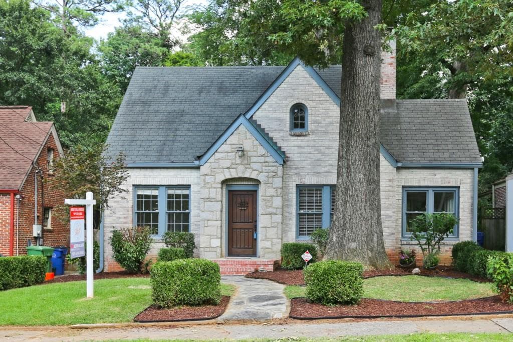 3 bedroom, 1,604 sq ft single family residence sold at 2066 Palifox Drive, Atlanta, GA 30307