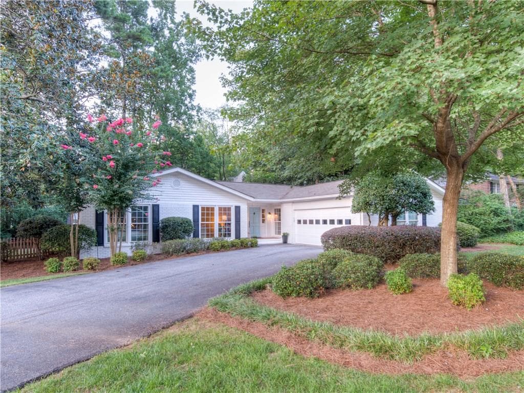 4 bedroom, 2,268 sq ft single family residence sold at 10 Carlton Drive, Atlanta, GA 30342