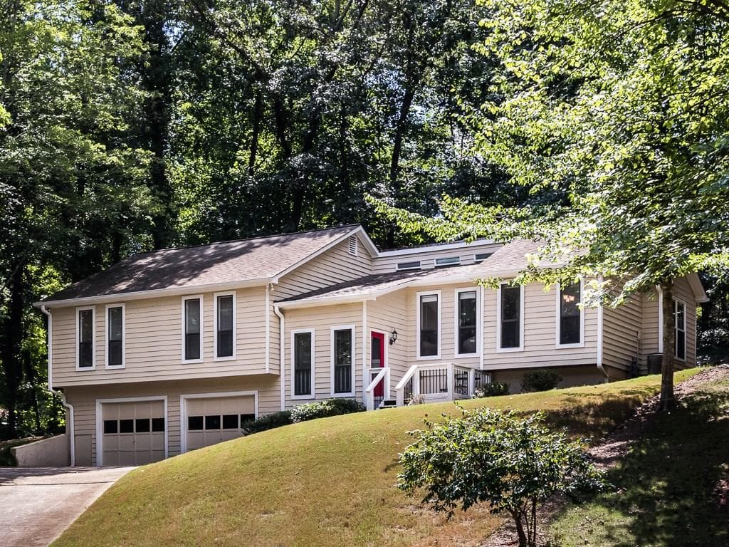 4235 Glenforest Way, Roswell, GA 30075 — most recent listing photo