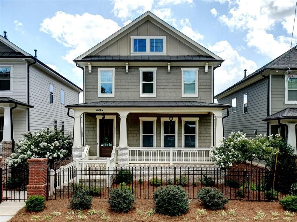 4 bedroom, 3,498 sq ft single family residence sold at 1564 Roswell Street, Smyrna, GA 30080