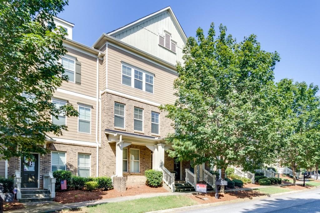 3 bedroom, 2,260 sq ft townhouse sold at 4358 Grove Field Court 4356, Suwanee, GA 30024
