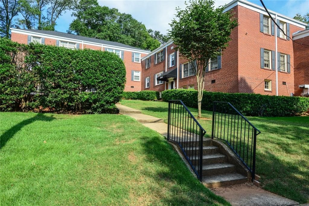564 Goldsboro Road Unit A, Atlanta, GA 30307 — most recent listing photo