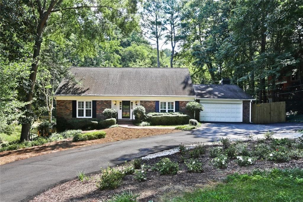 4835 LONGCHAMPS Drive, Sandy Springs, GA 30319 — most recent listing photo