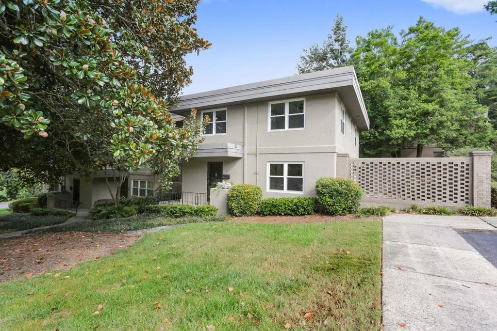 3 bedroom, 1,426 sq ft condominium sold at 270 Lakemoore Drive D, Atlanta, GA 30342