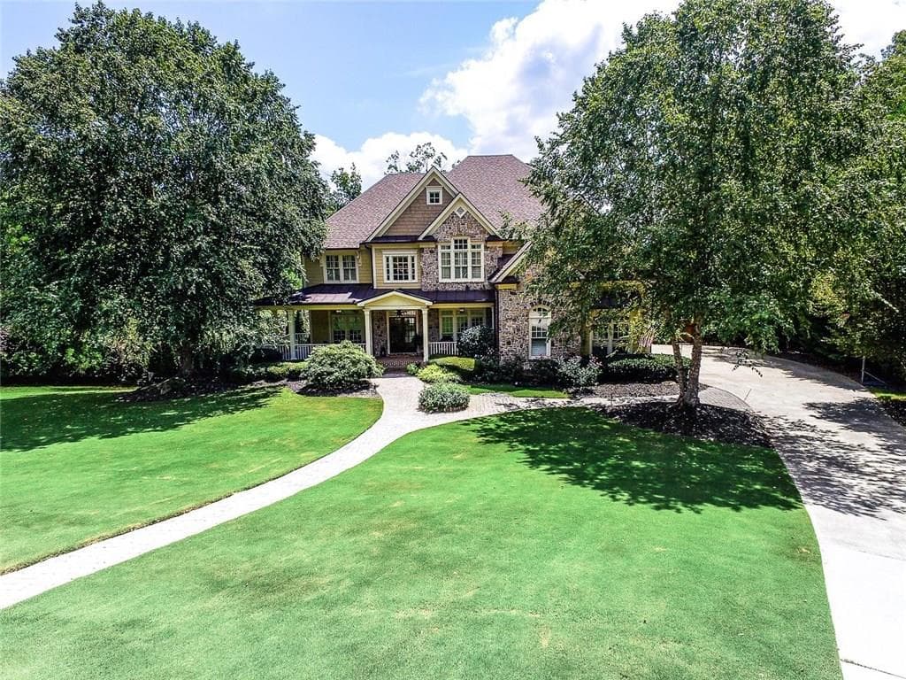 5 bedroom, 4,347 sq ft single family residence sold at 16070 Inverness Trail, Alpharetta, GA 30004