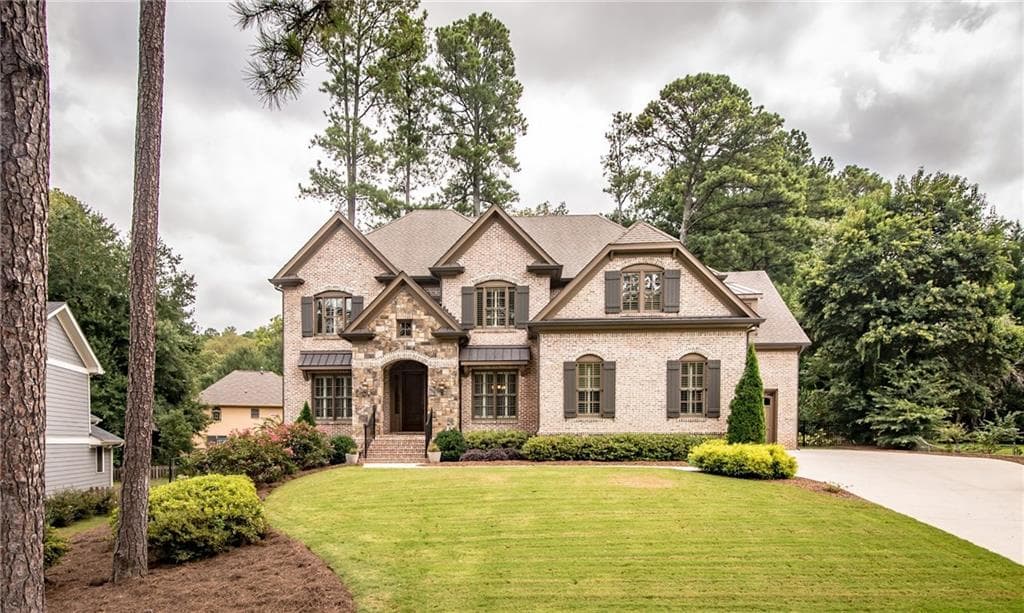6 bedroom, 5,225 sq ft single family residence sold at 2241 Sundown Drive, Atlanta, GA 30345