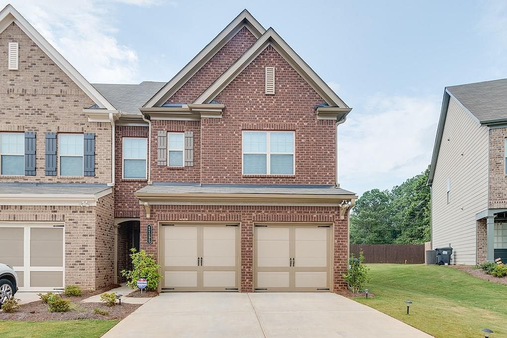3 bedroom townhouse sold at 1155 Hampton Oaks Drive, Alpharetta, GA 30004