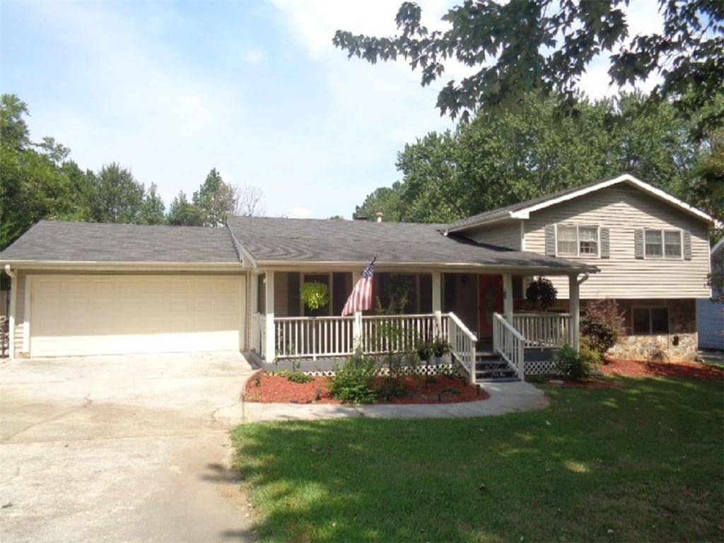 5 bedroom, 2,225 sq ft single family residence sold at 415 MONIVEA Lane, Roswell, GA 30075