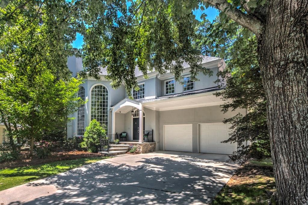 4 bedroom, 4,026 sq ft single family residence sold at 320 Fountain Oaks Lane, Atlanta, GA 30342