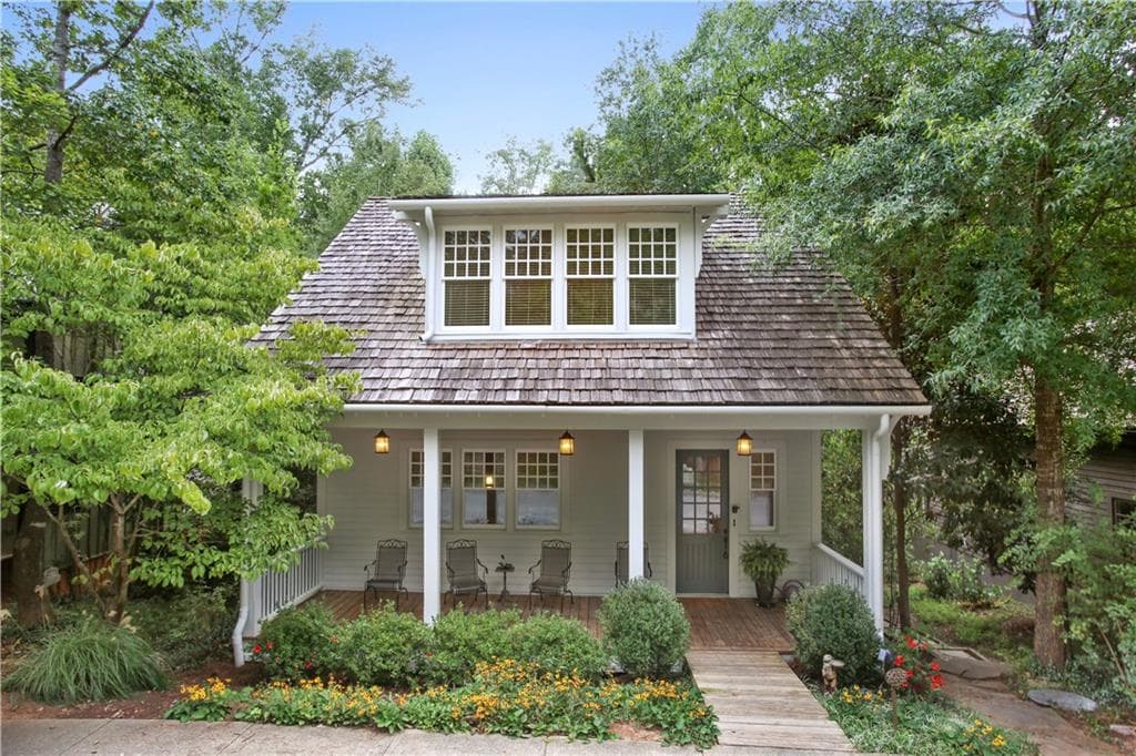 4 bedroom, 1,567 sq ft single family residence sold at 9035 Selborne Lane, Chattahoochee Hills, GA 30268
