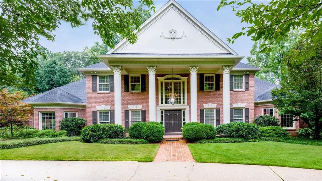 5 bedroom, 7,490 sq ft single family residence sold at 4 Harris Glen, Atlanta, GA 30327