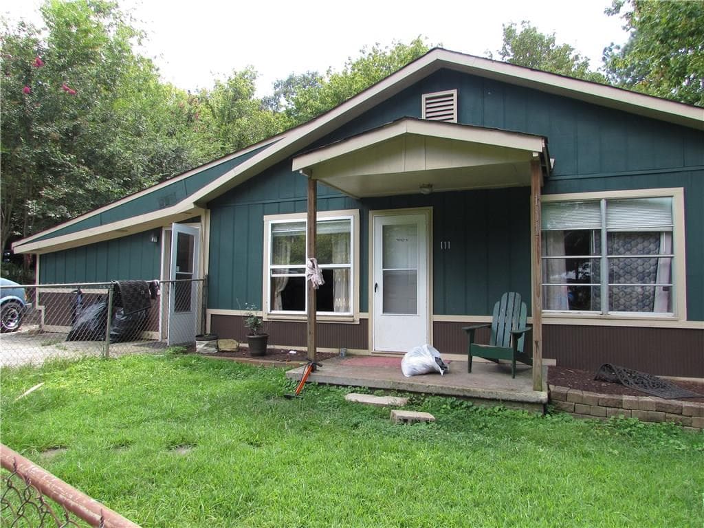 2 bedroom, 1,204 sq ft single family residence sold at 111 Daisy Circle, Canton, GA 30114
