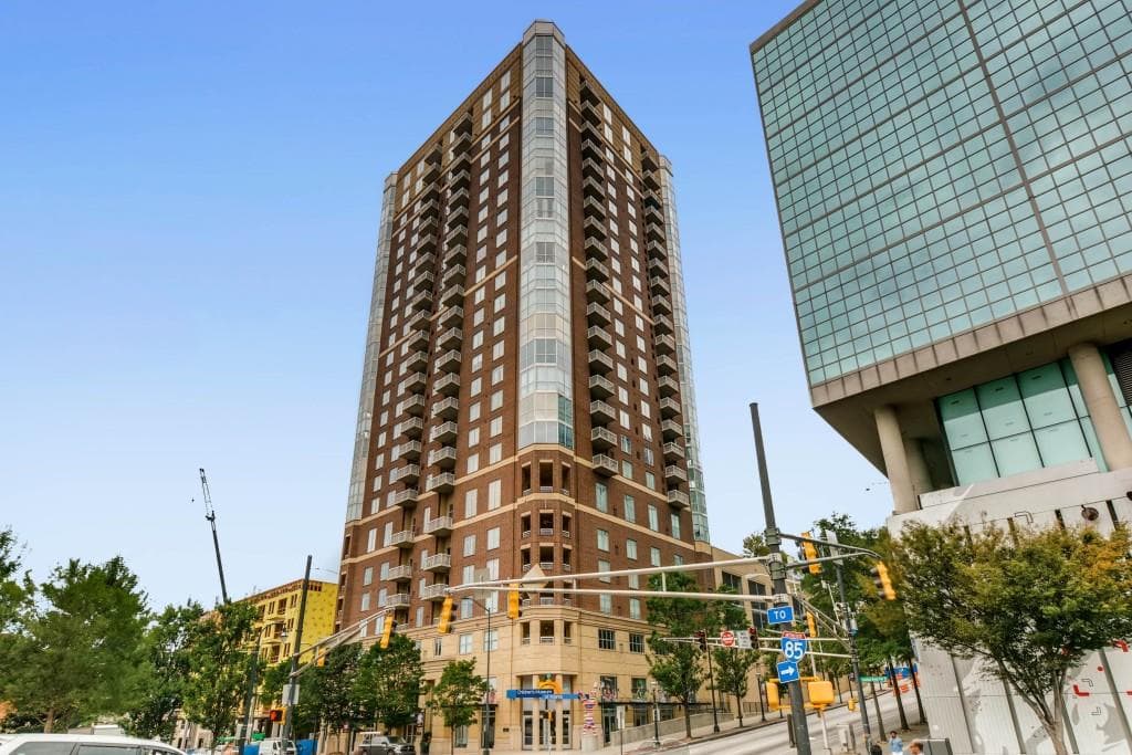 2 bedroom, 1,359 sq ft condominium sold at 285 Centennial Olympic Park Drive 1204, Atlanta, GA 30313