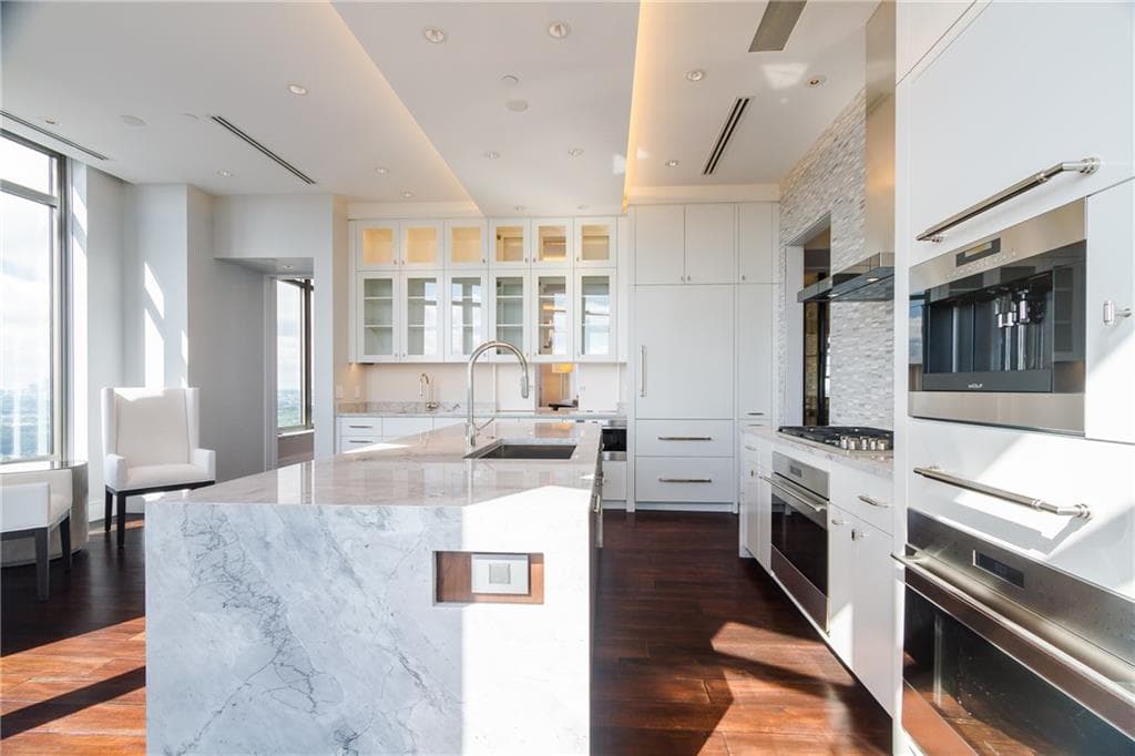3376 Peachtree Road 52F, Atlanta, GA 30326 — most recent listing photo