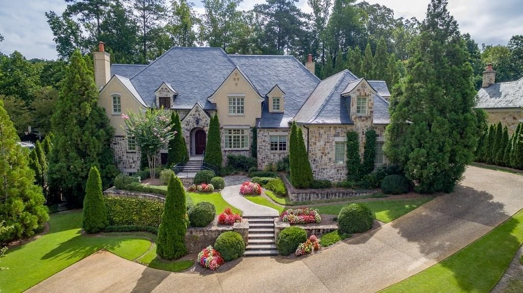 5 bedroom, 12,363 sq ft single family residence sold at 4251 Whitestone Place, Atlanta, GA 30327