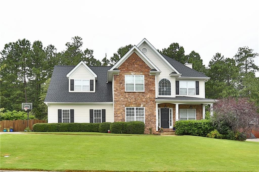 4 bedroom, 2,809 sq ft single family residence sold at 6215 Lake Windsor Parkway, Buford, GA 30518