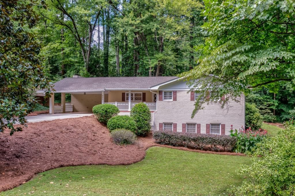3 bedroom, 1,860 sq ft single family residence sold at 600 Amberidge Trail, Atlanta, GA 30328
