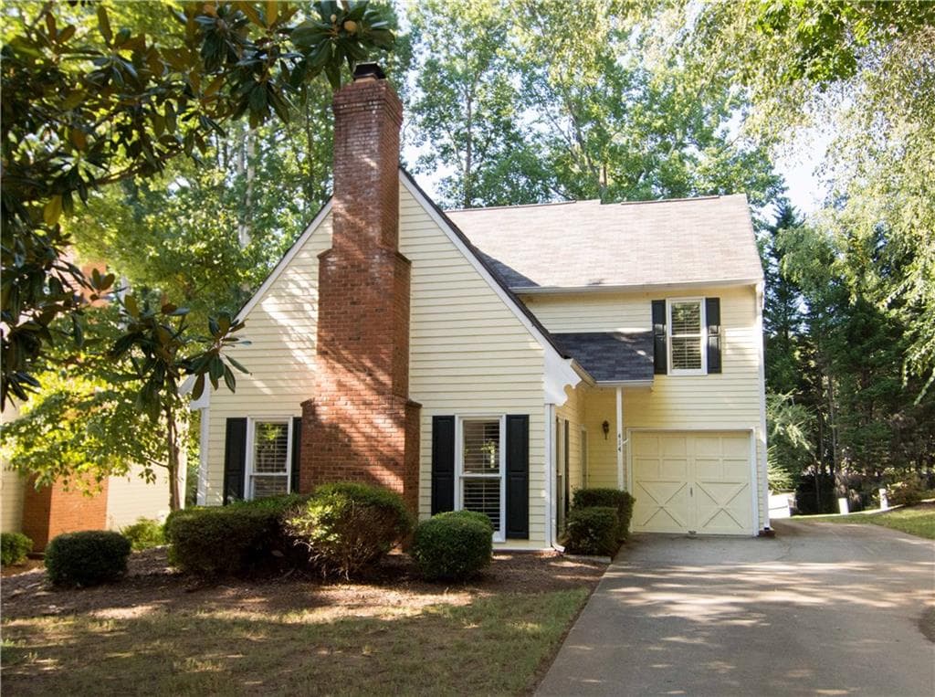 2 bedroom, 1,502 sq ft single family residence sold at 414 Roswell Green Lane, Roswell, GA 30075