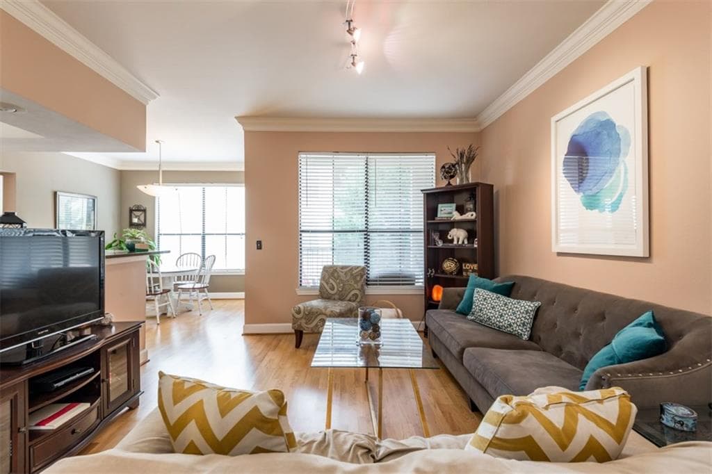 2 bedroom, 1,160 sq ft condominium sold at 3777 Peachtree Road 1421, Brookhaven, GA 30319