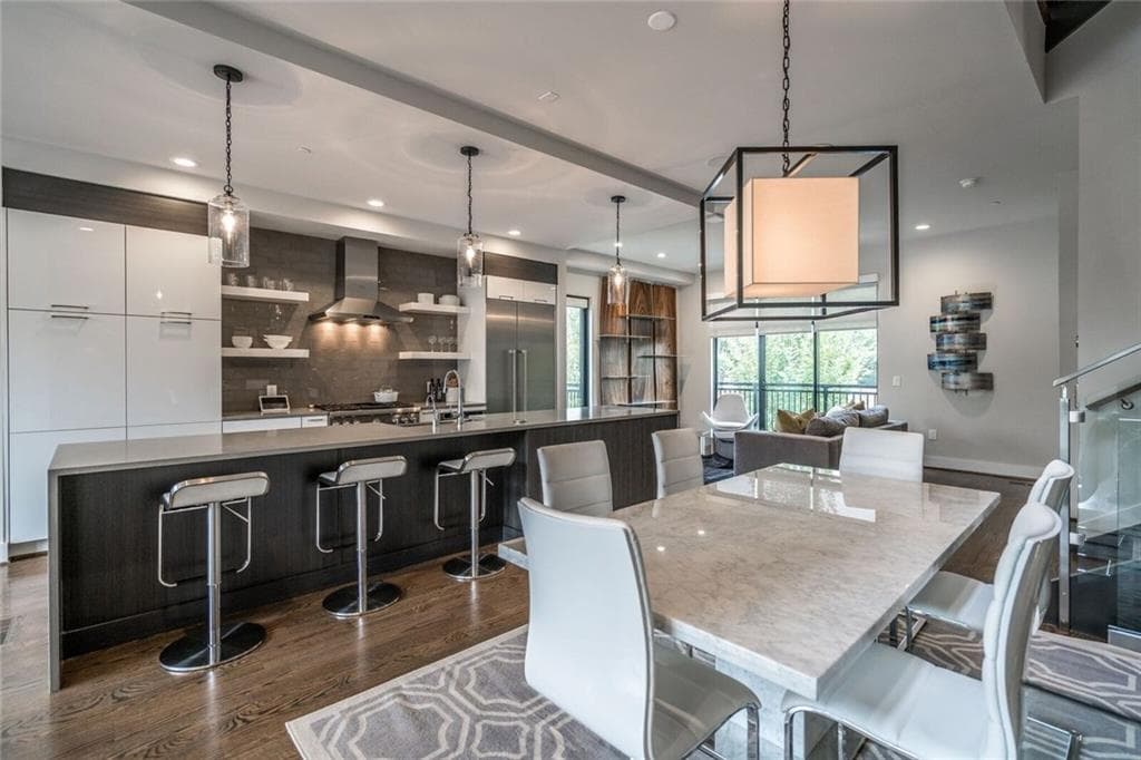 3 bedroom, 4 bathroom, 33,214 sq ft townhouse sold at 904 Lenox Boulevard 3, Atlanta, GA 30324