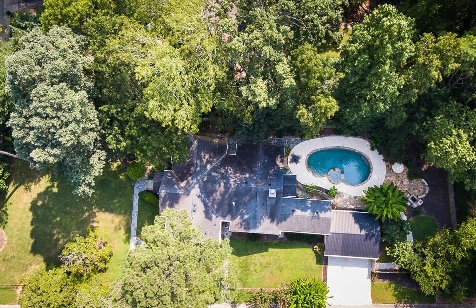 5 bedroom, 3,700 sq ft single family residence sold at 4228 Wieuca Road, Atlanta, GA 30342