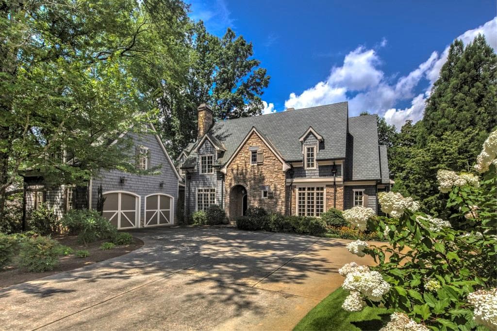 6 bedroom, 5,596 sq ft single family residence sold at 4788 Dudley Lane, Atlanta, GA 30327