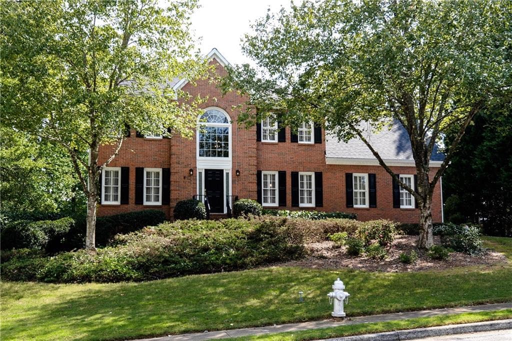 5 bedroom, 2,762 sq ft single family residence sold at 3115 Fenwood Trail, Roswell, GA 30075
