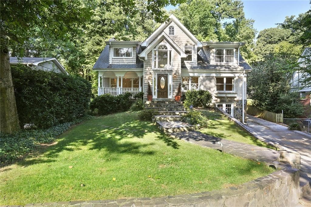 5 bedroom, 2,732 sq ft single family residence sold at 2224 Northside Drive, Atlanta, GA 30305