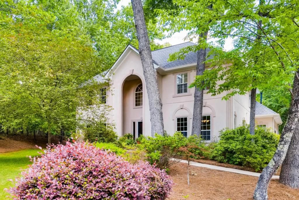 4 bedroom, 3,936 sq ft single family residence sold at 835 Buttercup Trace, Johns Creek, GA 30022