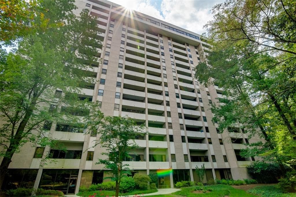 2 bedroom, 1,582 sq ft condominium sold at 3530 Piedmont Road 11K, Atlanta, GA 30305