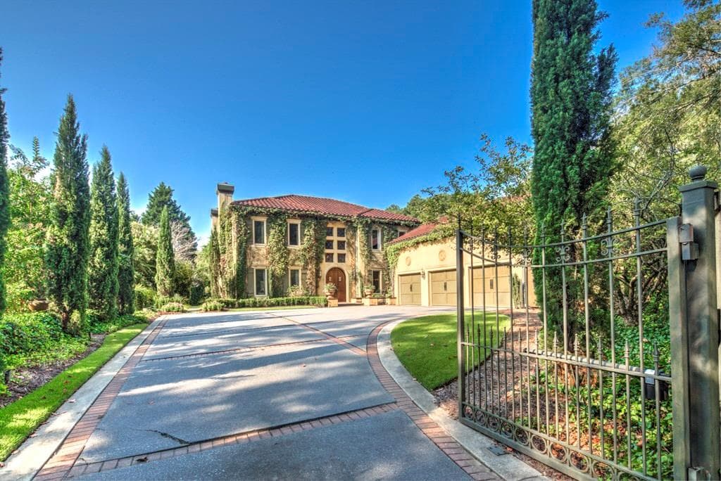 5 bedroom single family residence sold at 1386 Peachtree Battle Avenue, Atlanta, GA 30327