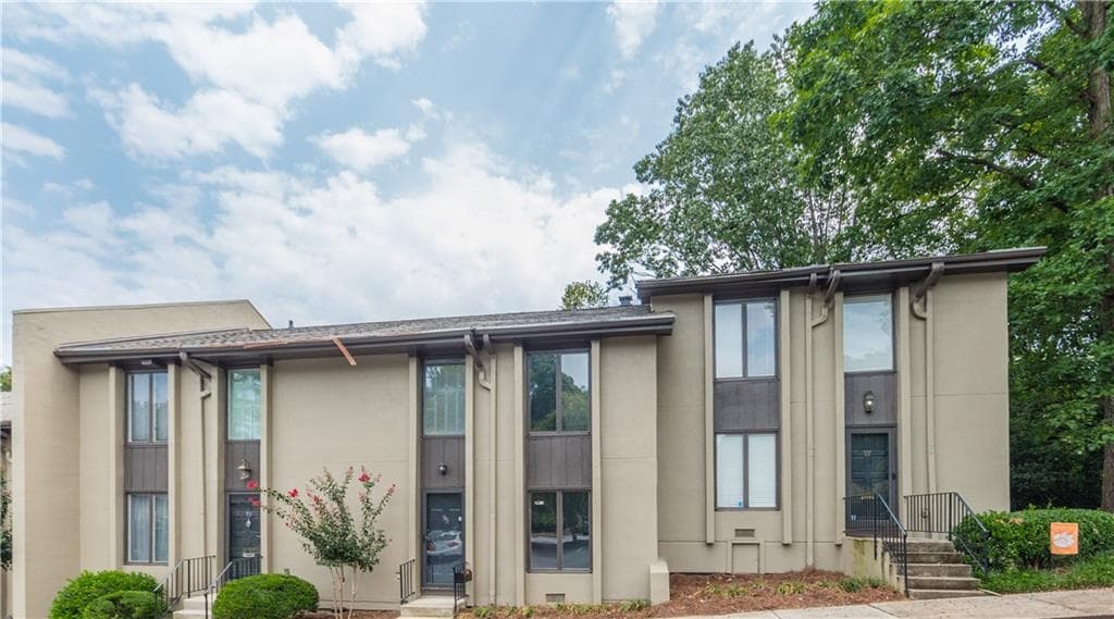 3 bedroom, 1,798 sq ft townhouse sold at 95 Ivy Trail 95, Atlanta, GA 30342