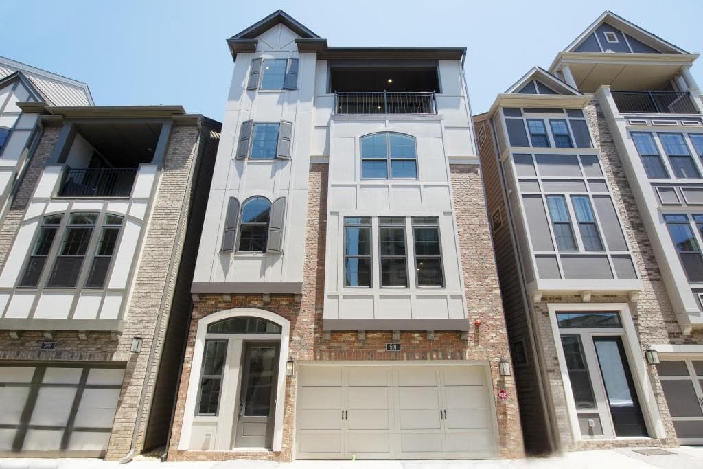 3 bedroom, 2,722 sq ft single family residence sold at 591 Broadview Place, Atlanta, GA 30324
