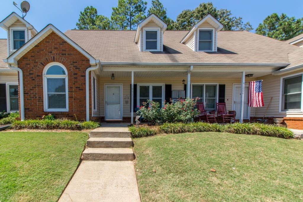 2 bedroom, 1,460 sq ft townhouse sold at 1002 Sasha Lane, Roswell, GA 30075