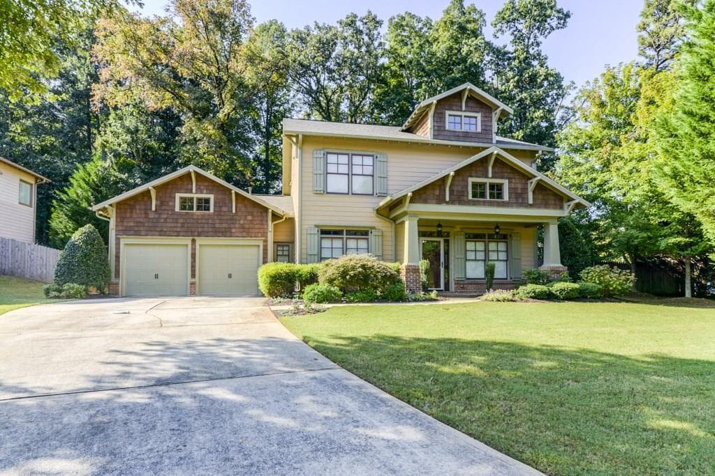 3 bedroom, 2,192 sq ft single family residence sold at 2681 Oak Village Trail, Decatur, GA 30032