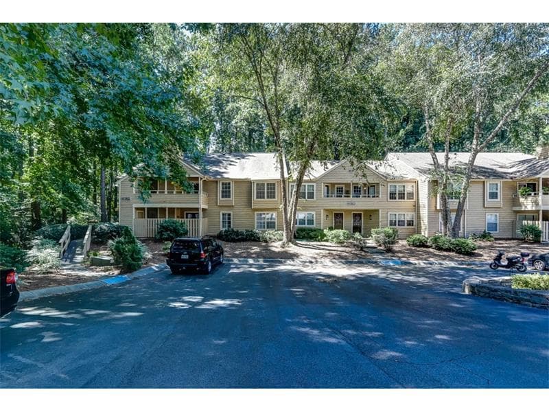 2 bedroom, 1,300 sq ft condominium sold at 1394 N Crossing Drive 1394, Atlanta, GA 30329