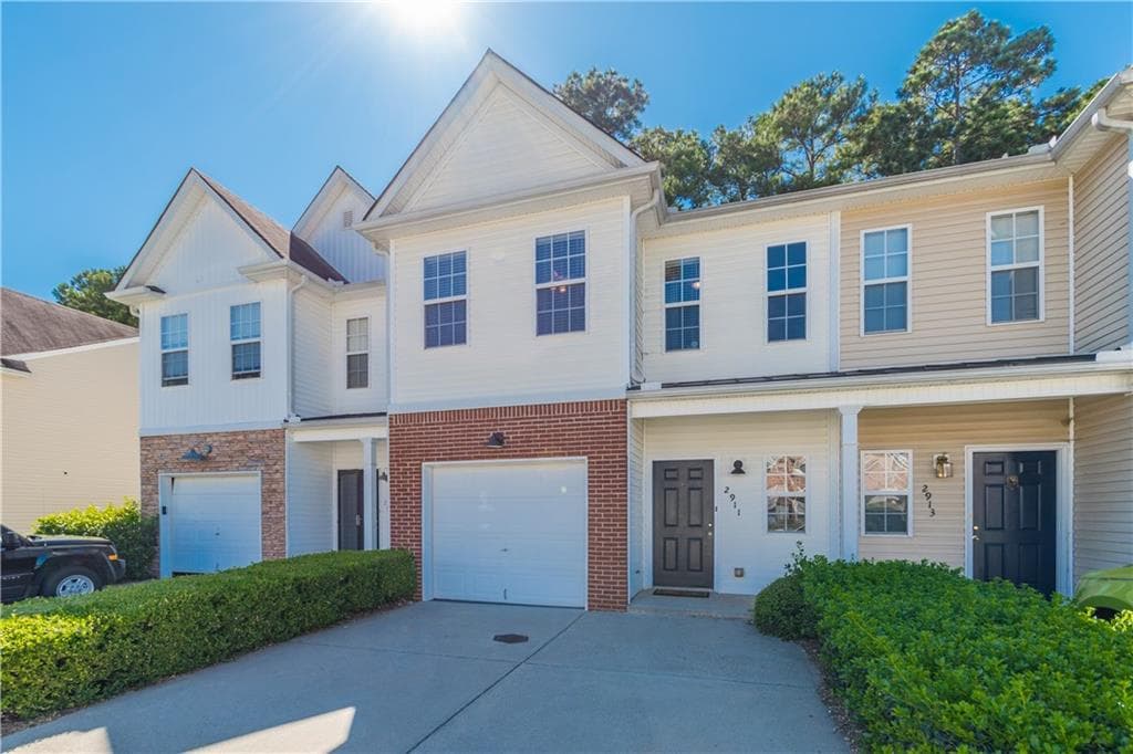 2 bedroom, 1,724 sq ft townhouse sold at 2911 Greyhawk Lane, Cumming, GA 30040