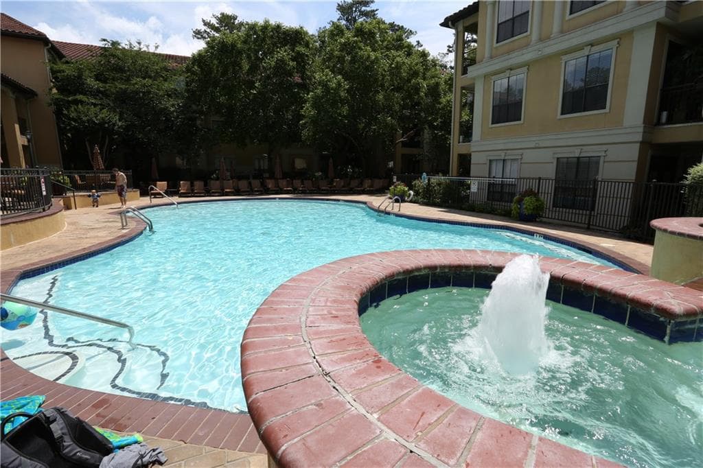 2 bedroom, 1,026 sq ft condominium sold at 3777 Peachtree Road 1313, Atlanta, GA 30319