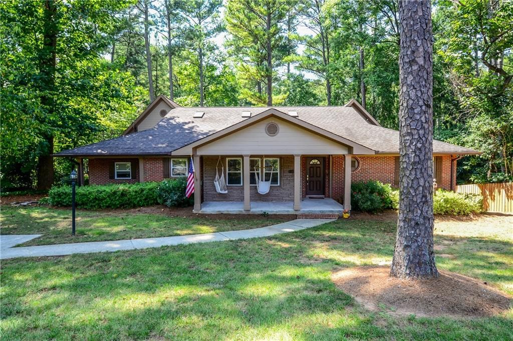 5 bedroom, 3,522 sq ft single family residence sold at 1580 Deer Park Road, Atlanta, GA 30345