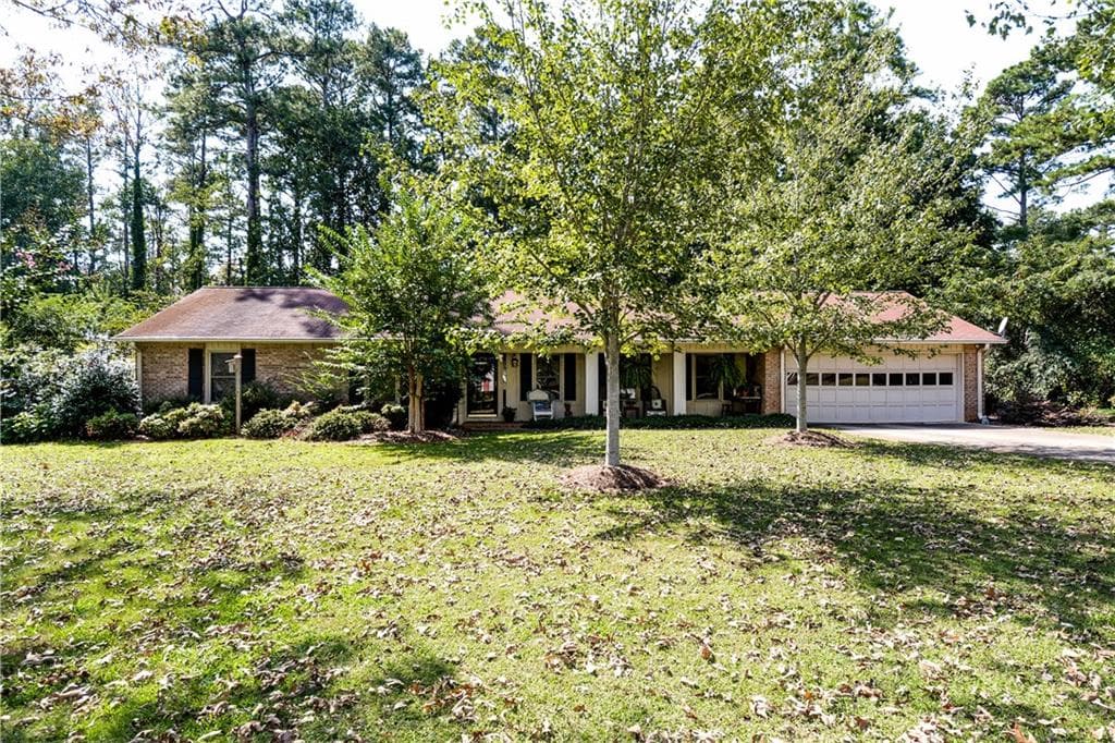 3 bedroom, 1,830 sq ft single family residence sold at 245 Powell Drive, Roswell, GA 30076