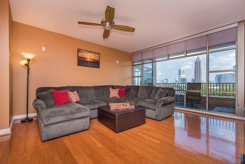 1 bedroom, 1,202 sq ft condominium sold at 250 Park Avenue West 609, Atlanta, GA 30313