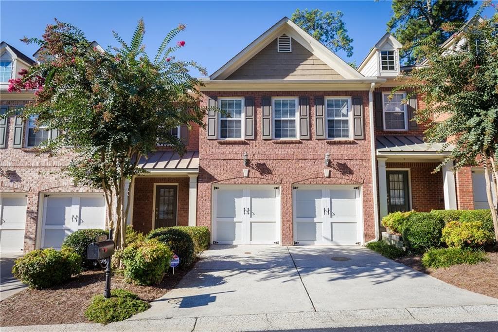 3 bedroom, 2,228 sq ft townhouse sold at 1655 Emory Place Drive 1655, Atlanta, GA 30329