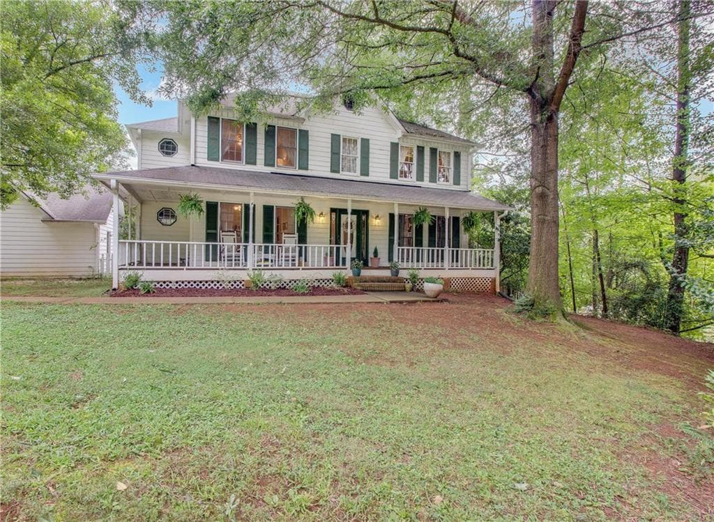 3 bedroom, 1,944 sq ft single family residence sold at 205 Farm Court, Roswell, GA 30075