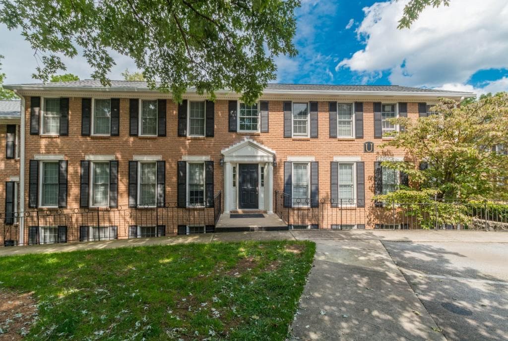 1 bedroom, 750 sq ft condominium sold at 1101 Collier Road U1, Atlanta, GA 30318