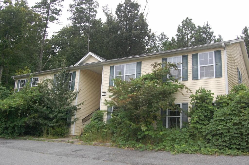 quadruplex sold at 1400 Stonehaven Circle, Cartersville, GA 30121