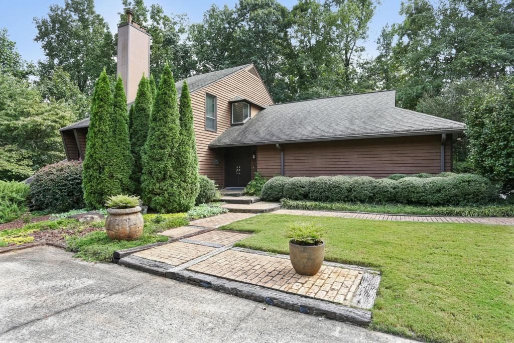 2000 River North Parkway, Sandy Springs, GA 30328 — most recent listing photo