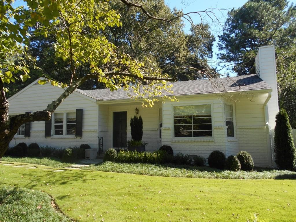 3 bedroom, 1,808 sq ft single family residence sold at 2571 Sharondale Drive, Atlanta, GA 30305